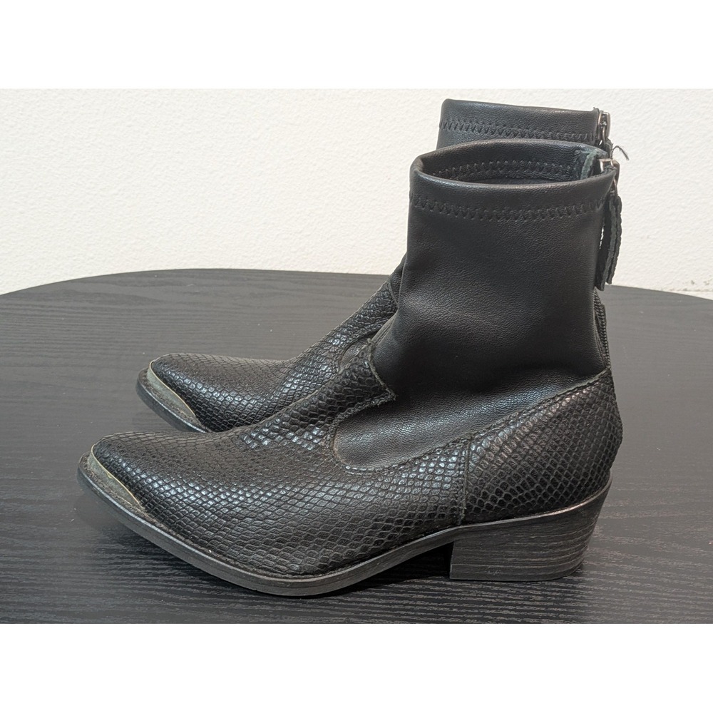 Free People Boots Womens Size 6.5 Black Leather Ankle Zip Snake Print Booties